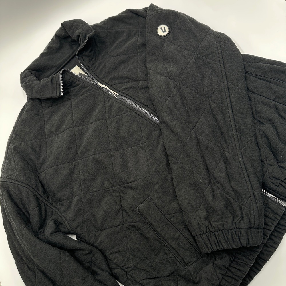 Vuori Quilted Jacket Women M Black Good Full Zip Diamond Stitch Activewear Coat